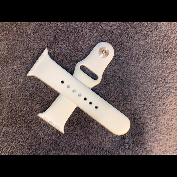 White Apple smartwatch band - Picture 1 of 1
